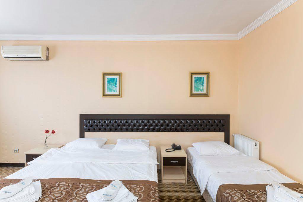 My Dome Economy Hotel อิสตันบูล ภายนอก รูปภาพ
